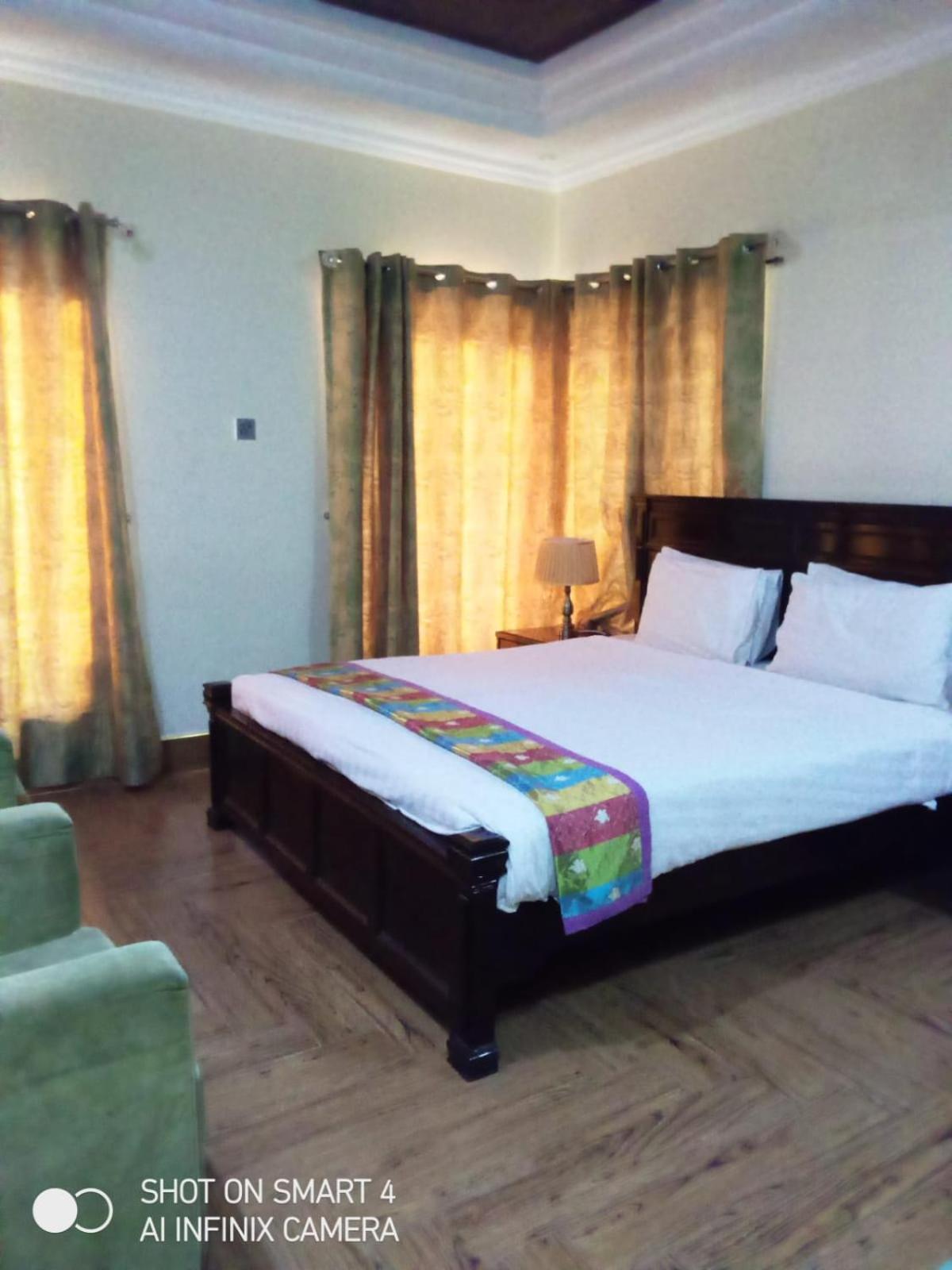 Al Burhan Express Hotel Λαχόρη Εξωτερικό φωτογραφία