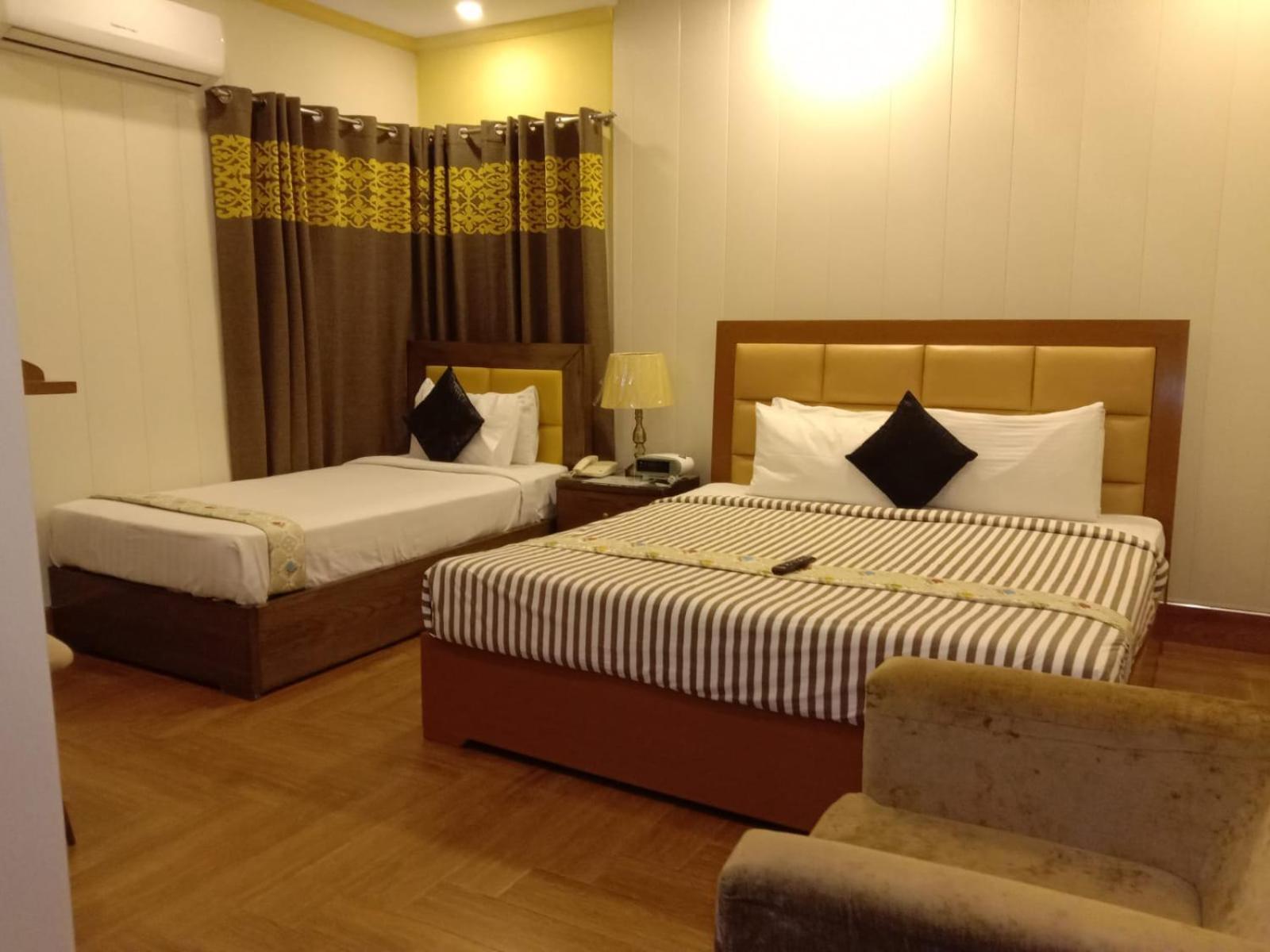 Al Burhan Express Hotel Λαχόρη Εξωτερικό φωτογραφία