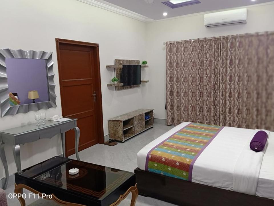 Al Burhan Express Hotel Λαχόρη Εξωτερικό φωτογραφία