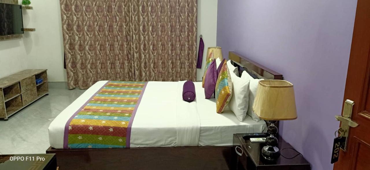 Al Burhan Express Hotel Λαχόρη Εξωτερικό φωτογραφία