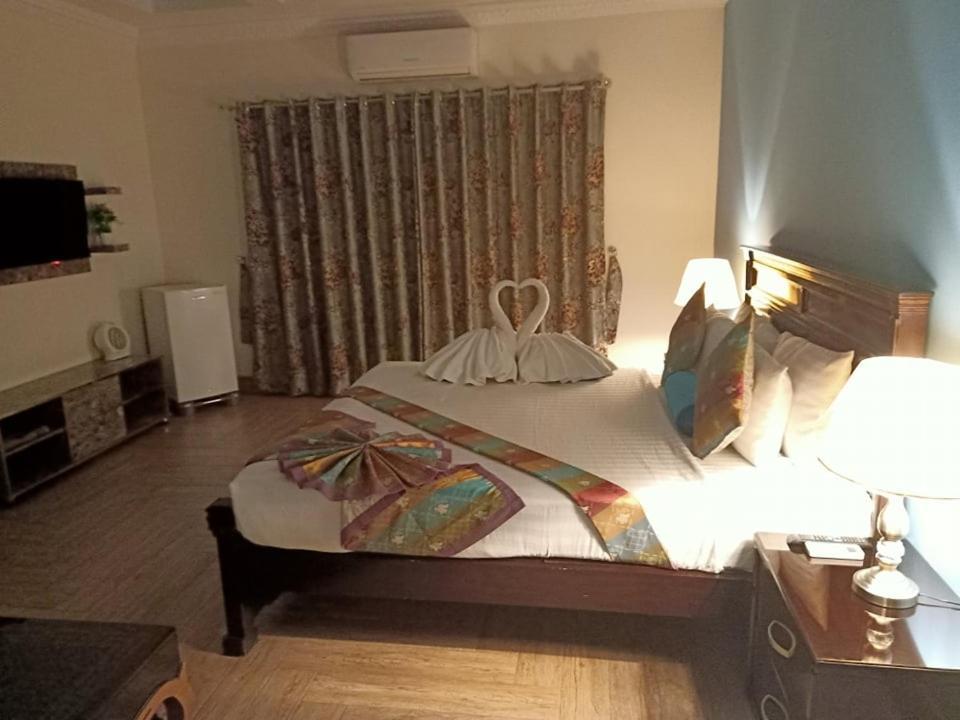 Al Burhan Express Hotel Λαχόρη Εξωτερικό φωτογραφία