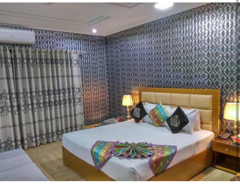 Al Burhan Express Hotel Λαχόρη Εξωτερικό φωτογραφία