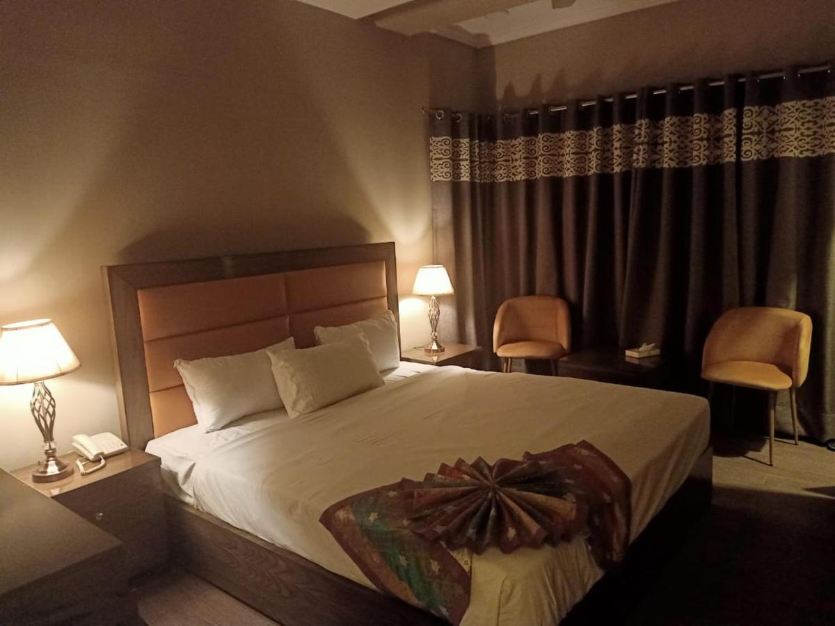 Al Burhan Express Hotel Λαχόρη Εξωτερικό φωτογραφία